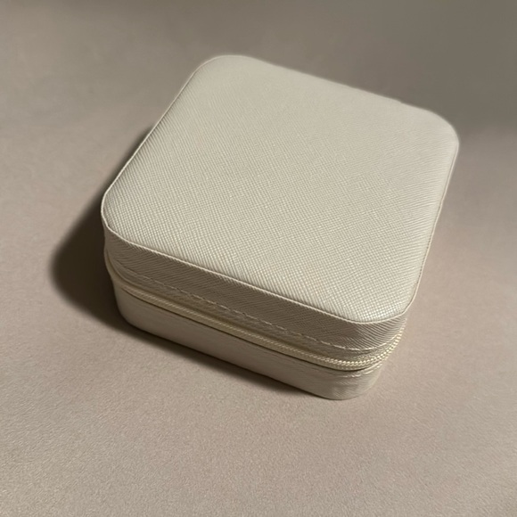 Ivory Mini Travel Jewelry Box - Picture 2 of 5